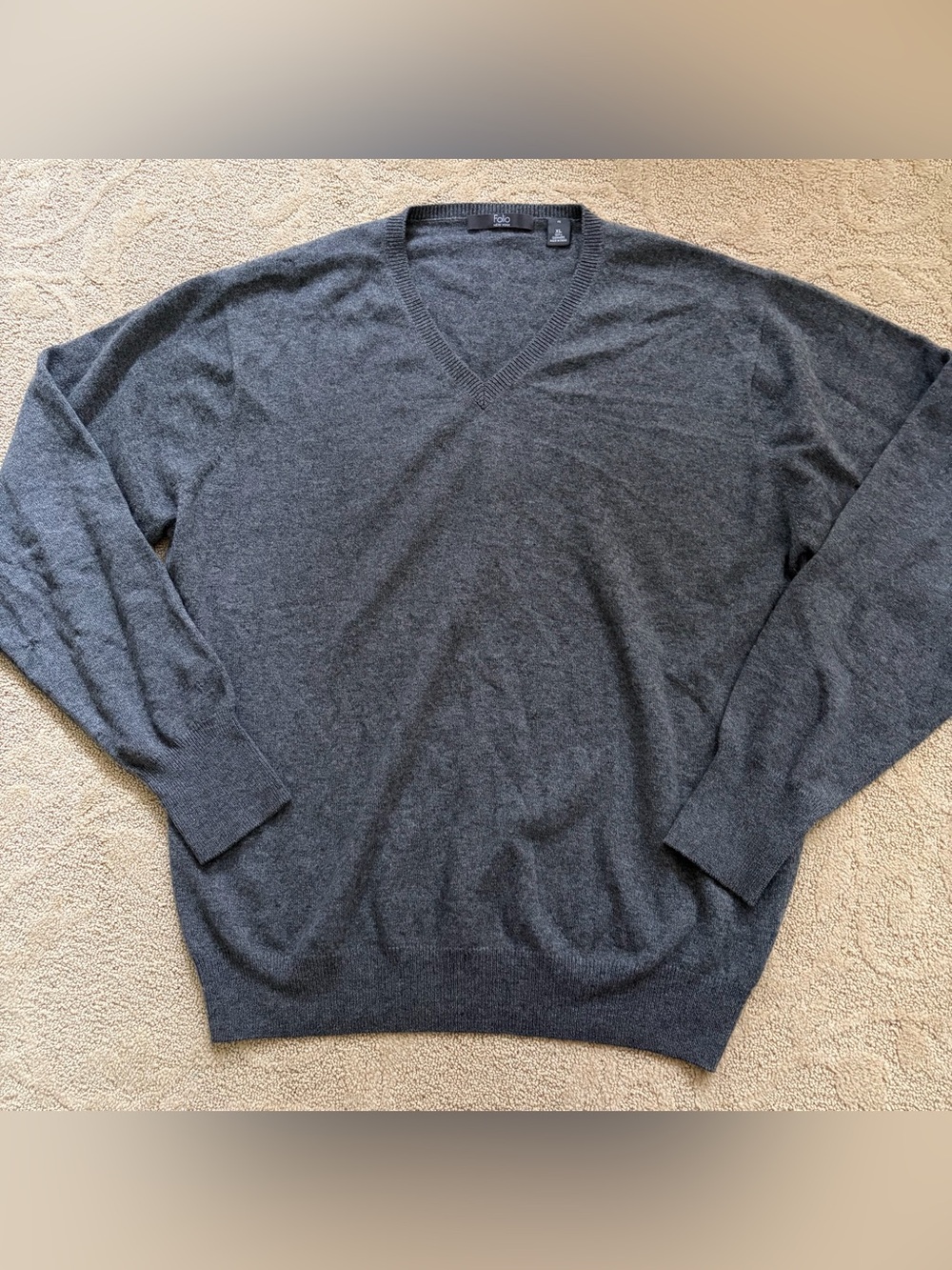 Folio New York men's cashmere v-neck Sweater XL Tiny Flaws